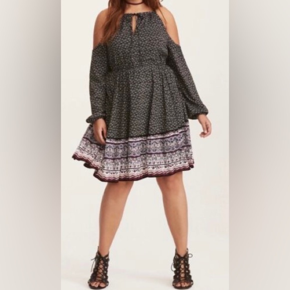 Torrid Multi Color Border Print Challis Cold Shou… - image 1